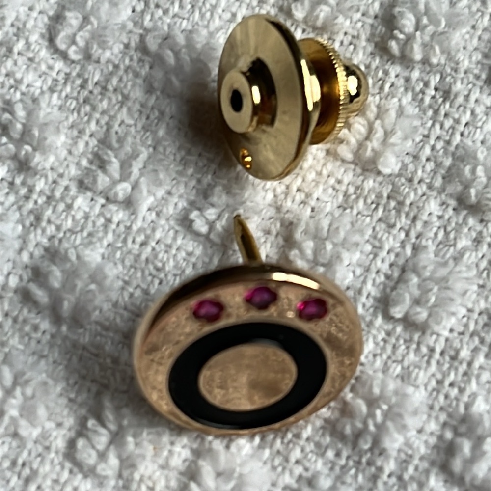 Vintage 10k Gold & Ruby lapel pin